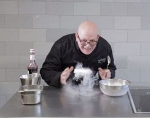 Additievenindustrie - cocktail droogijs - niet drinken